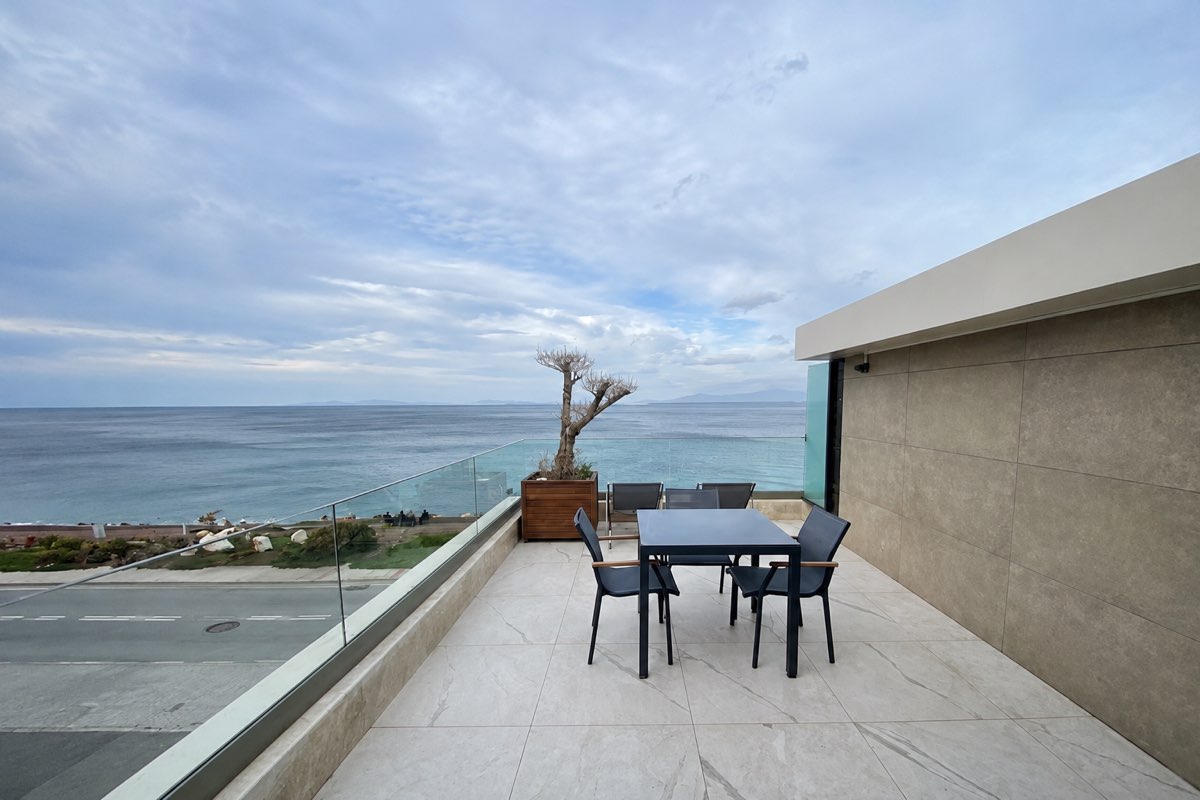 Terrace Suite — deniz manzaralı özel teras